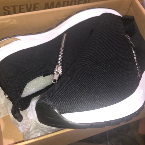 steve madden fly knit